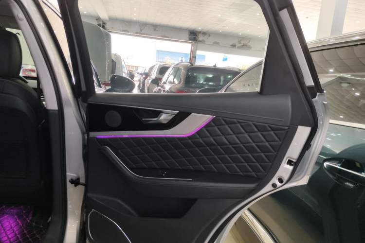 Used Hongqi HS5 2019 2.0T Smart Connect Flagship Edition Right Rear Door Interior