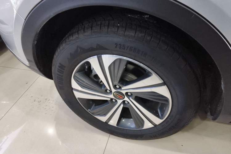 Used Hongqi HS5 2019 2.0T Smart Connect Flagship Edition Right Rear Wheel Hub