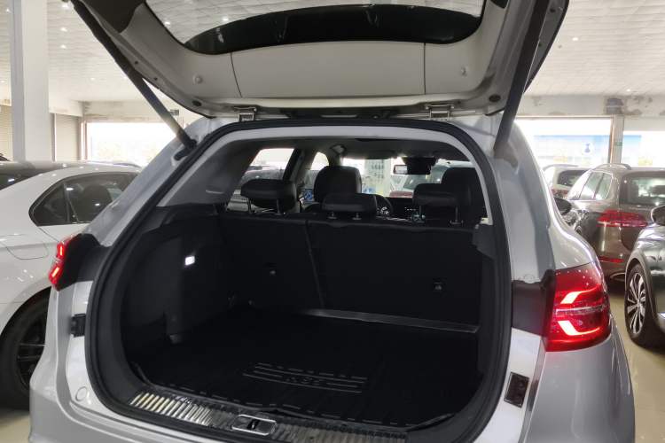 Used Hongqi HS5 2019 2.0T Smart Connect Flagship Edition Trunk