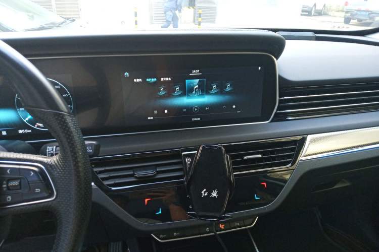 Used Hongqi HS5 2019 2.0T Smart Connect Flagship All-Wheel-Drive Version Audio And AC Panel