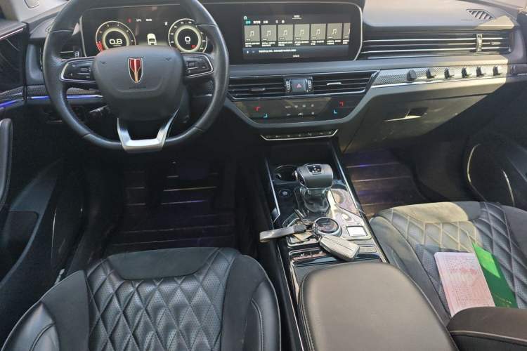Used Hongqi HS5 2019 2.0T Smart Connect Flagship All-Wheel-Drive Version Center Console