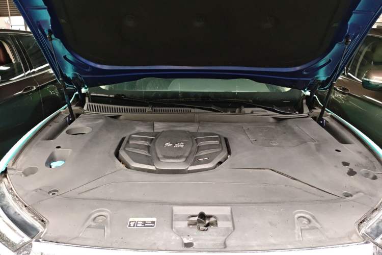 Used Hongqi HS5 2019 2.0T Smart Connect Flagship All-Wheel-Drive Version Engine Bay