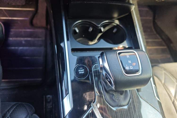 Used Hongqi HS5 2019 2.0T Smart Connect Flagship All-Wheel-Drive Version Gear Lever