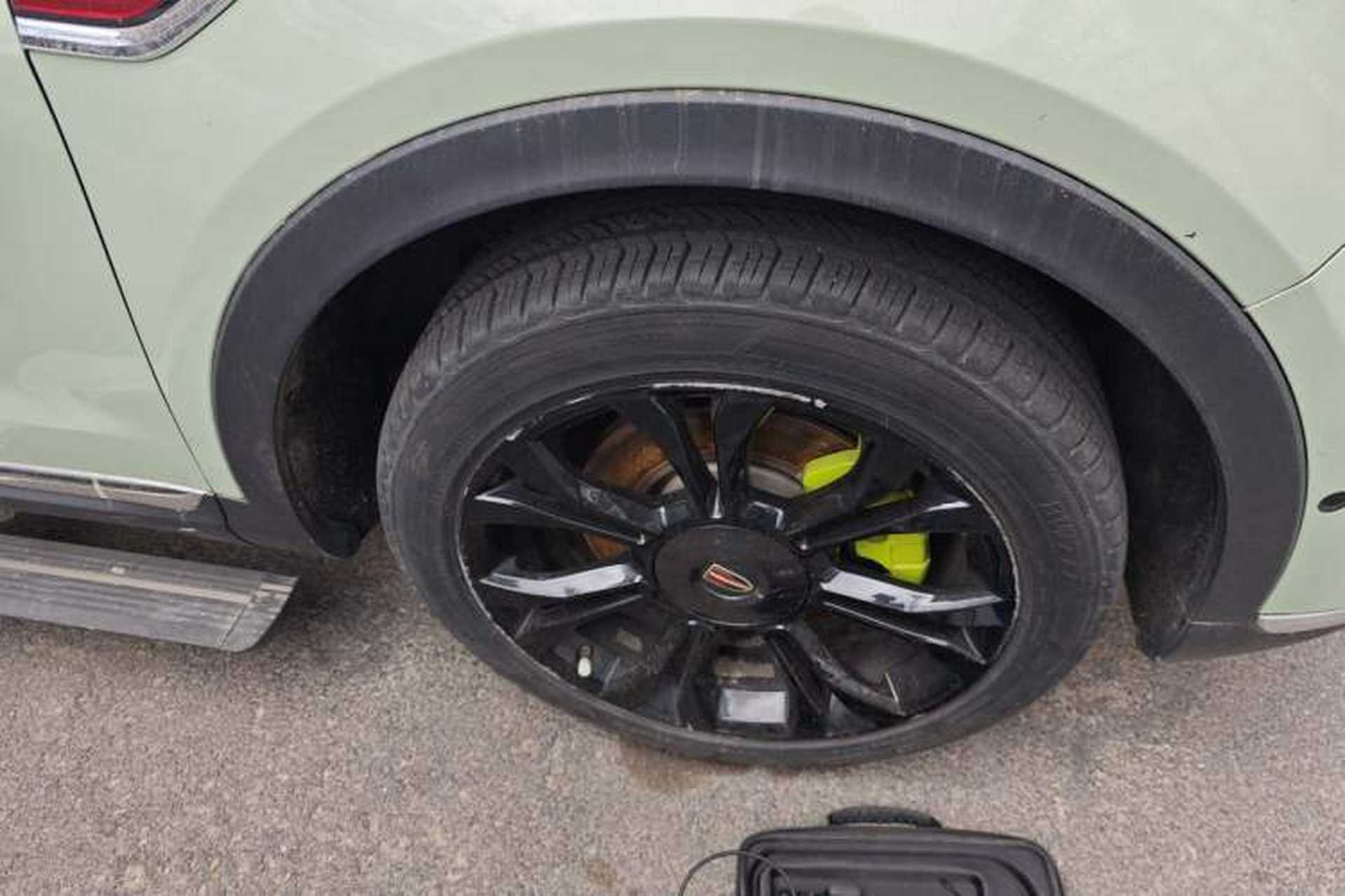 Used Hongqi HS5 2019 2.0T Smart Connect Flagship All-Wheel-Drive Version Right Front Wheel Hub