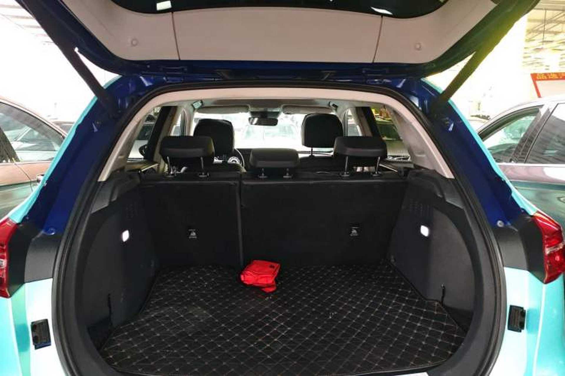 Used Hongqi HS5 2019 2.0T Smart Connect Flagship All-Wheel-Drive Version Trunk