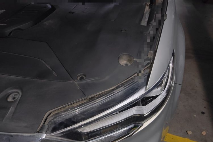 Used Hongqi HS5 2019 2.0T Smart Connect Flagship All-Wheel-Drive Version Engine Bay Left