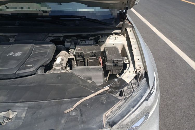 Used Hongqi HS5 2019 2.0T Smart Connect Flagship All-Wheel-Drive Version Engine Bay Left