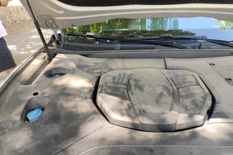 Used Hongqi HS5 2019 2.0T Smart Connect Flagship Edition Engine Bay Right