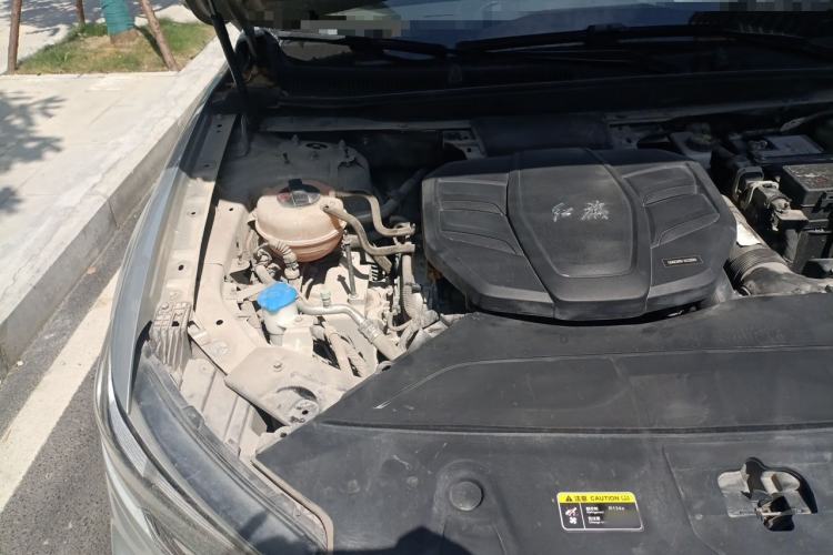 Used Hongqi HS5 2019 2.0T Smart Connect Flagship All-Wheel-Drive Version Engine Bay Right