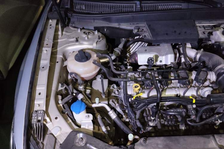 Used Hongqi HS5 2019 2.0T Smart Connect Flagship All-Wheel-Drive Version Engine Bay Right