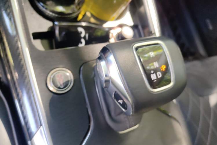 Used Hongqi HS5 2019 2.0T Smart Connect Flagship Edition Gear Lever