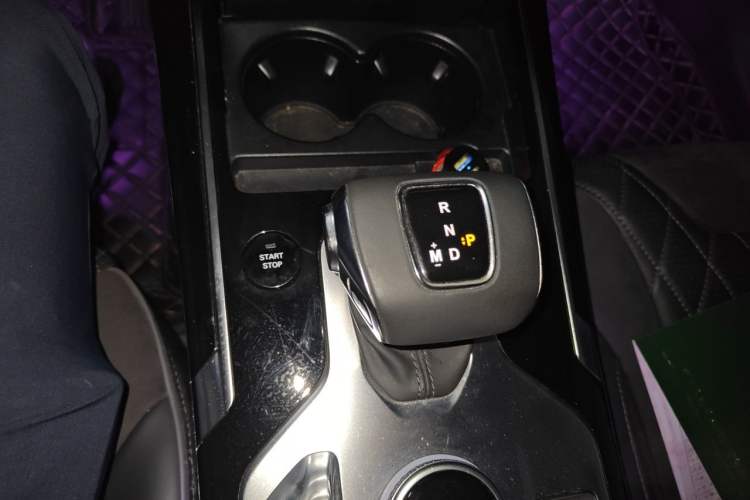 Used Hongqi HS5 2019 2.0T Smart Connect Flagship All-Wheel-Drive Version Gear Lever