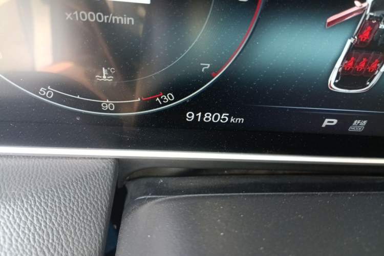 Used Hongqi HS5 2019 2.0T Smart Connect Flagship All-Wheel-Drive Version Odometer Close Up