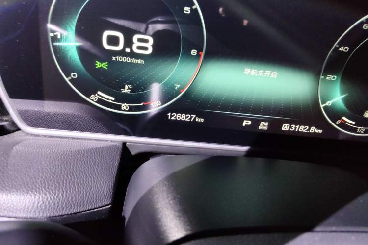 Used Hongqi HS5 2019 2.0T Smart Connect Flagship All-Wheel-Drive Version Odometer Close Up