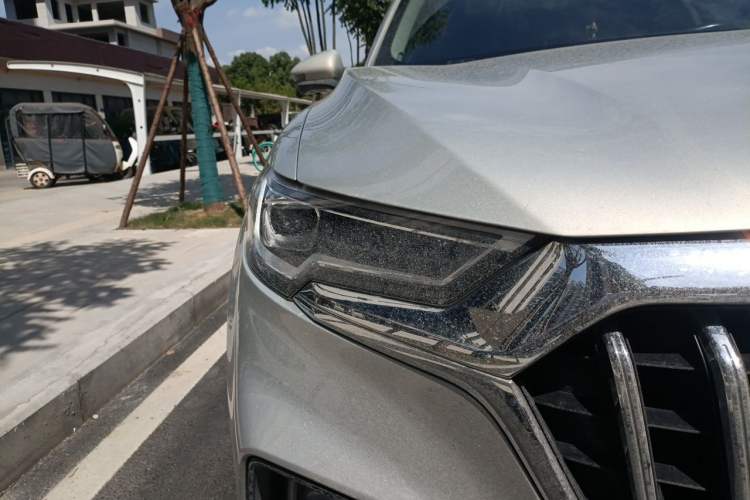 Used Hongqi HS5 2019 2.0T Smart Connect Flagship All-Wheel-Drive Version Right Front Headlight