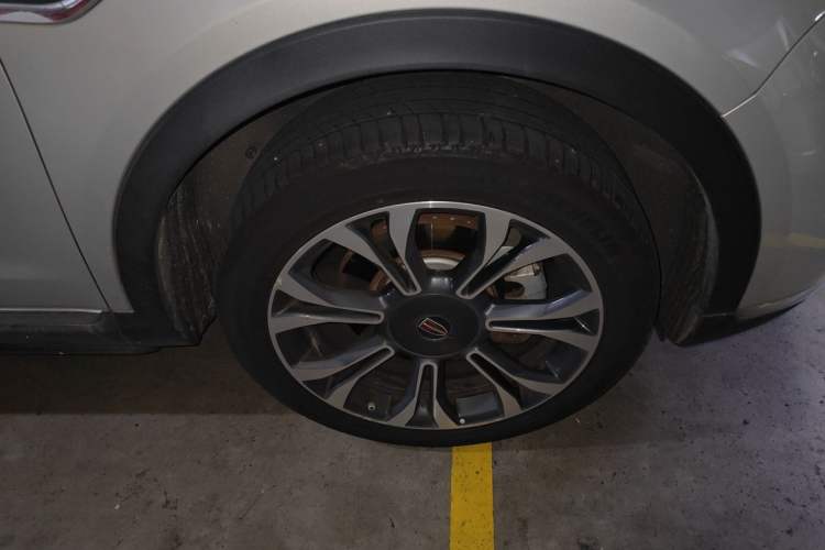 Used Hongqi HS5 2019 2.0T Smart Connect Flagship All-Wheel-Drive Version Right Front Wheel Hub