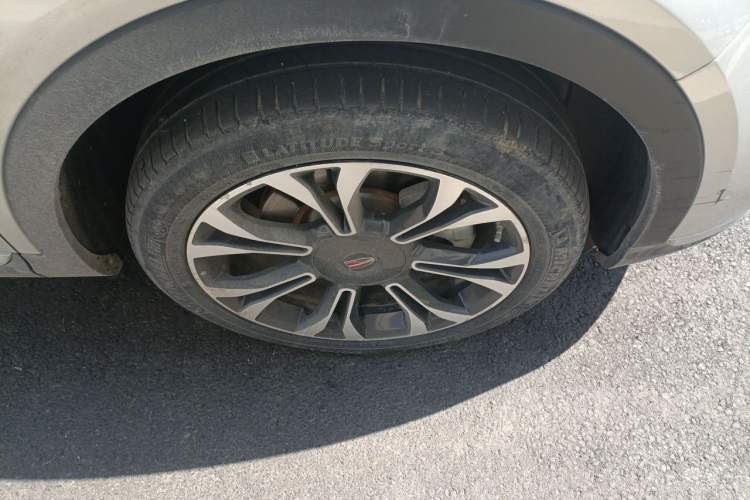 Used Hongqi HS5 2019 2.0T Smart Connect Flagship All-Wheel-Drive Version Right Front Wheel Hub