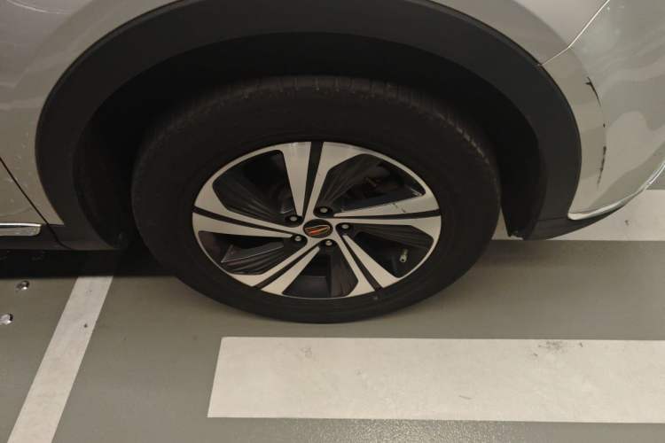 Used Hongqi HS5 2019 2.0T Smart Connect Flagship Edition Right Front Wheel Hub