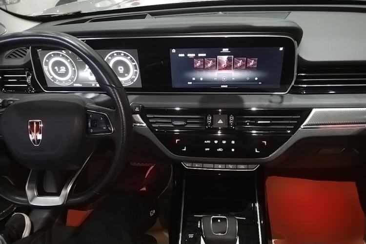 Used Hongqi HS5 2019 2.0T Smart Connect Flagship All-Wheel-Drive Version Center Console