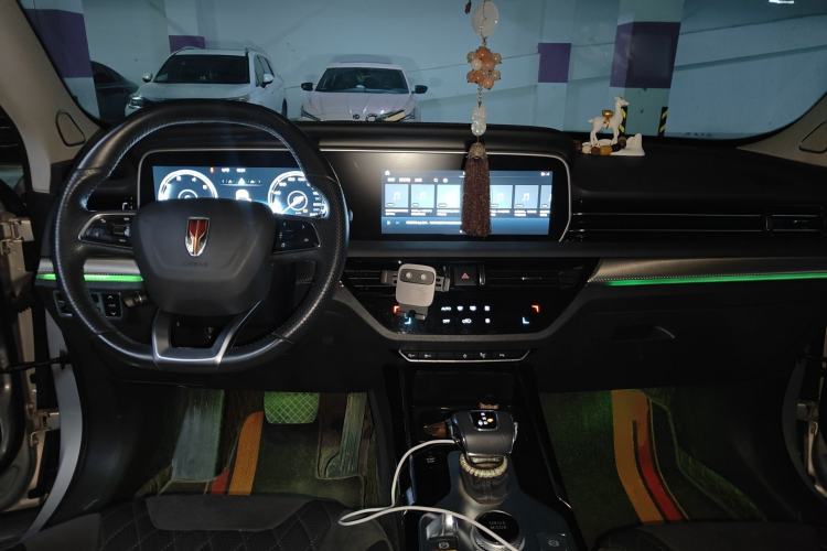 Used Hongqi HS5 2019 2.0T Smart Connect Flagship All-Wheel-Drive Version Center Console