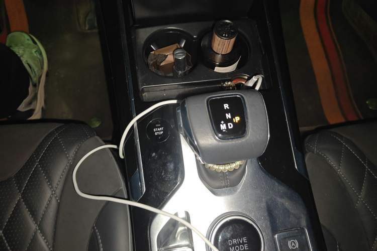 Used Hongqi HS5 2019 2.0T Smart Connect Flagship All-Wheel-Drive Version Gear Lever