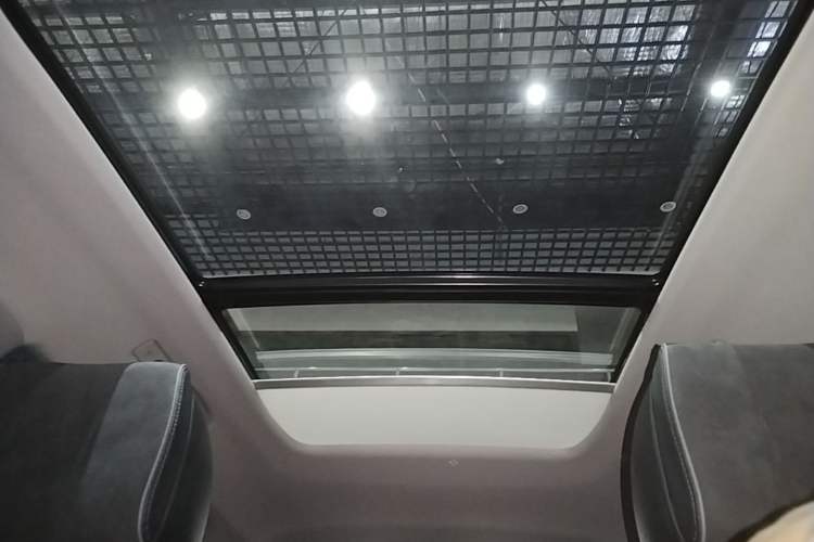 Used Hongqi HS5 2019 2.0T Smart Connect Flagship All-Wheel-Drive Version Headliner