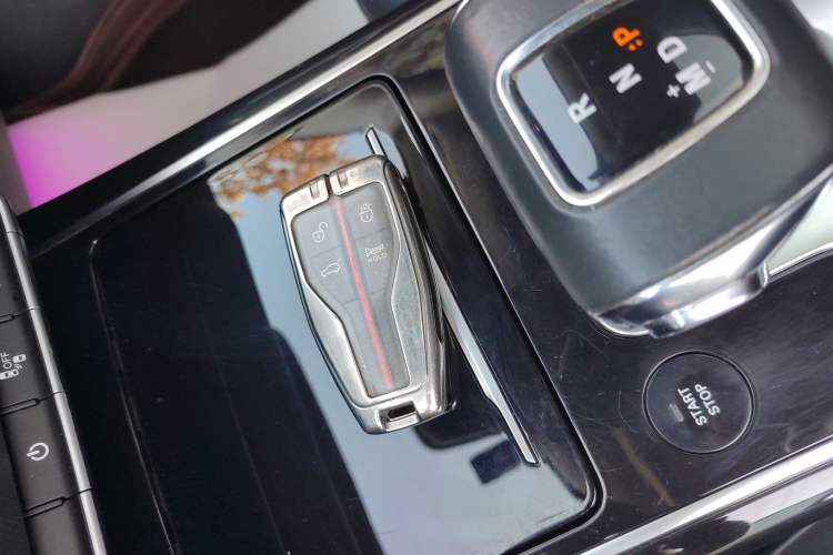 Used Hongqi HS5 2019 2.0T Smart Connect Flagship All-Wheel-Drive Version Interior 1