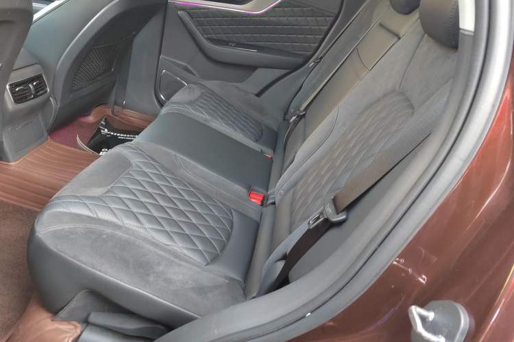 Used Hongqi HS5 2019 2.0T Smart Connect Flagship All-Wheel-Drive Version Interior 4