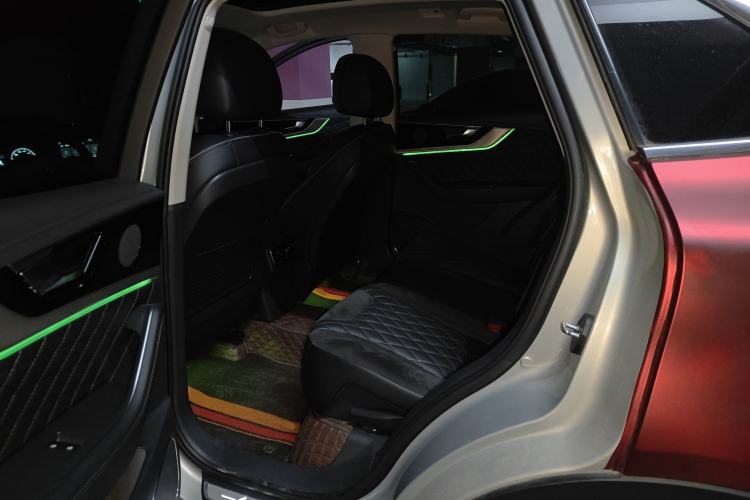 Used Hongqi HS5 2019 2.0T Smart Connect Flagship All-Wheel-Drive Version Left Rear Seat