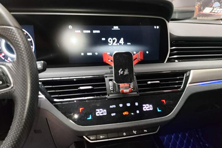 Used Hongqi HS5 2019 2.0T Smart Connect Flagship Edition Audio And AC Panel