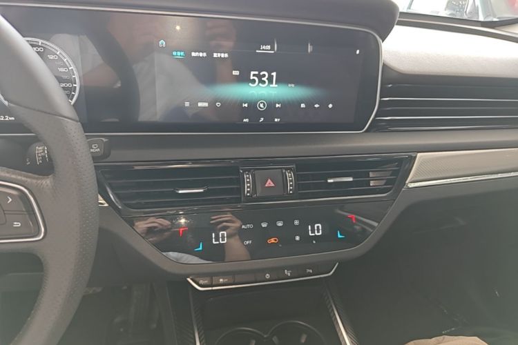 Used Hongqi HS5 2019 2.0T Smart Connect Flagship All-Wheel-Drive Version Audio And AC Panel