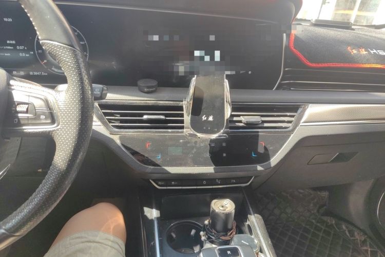 Used Hongqi HS5 2019 2.0T Smart Connect Flagship All-Wheel-Drive Version Audio And AC Panel