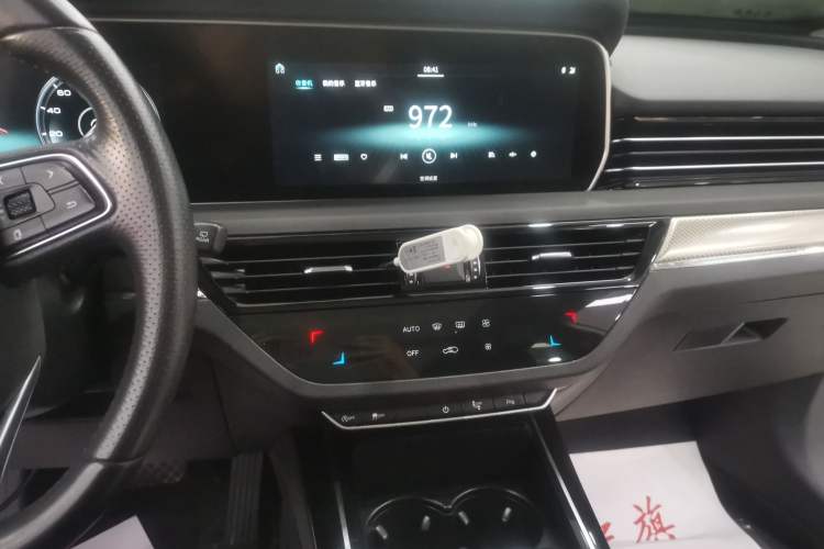 Used Hongqi HS5 2019 2.0T Smart Connect Flagship Edition Audio And AC Panel