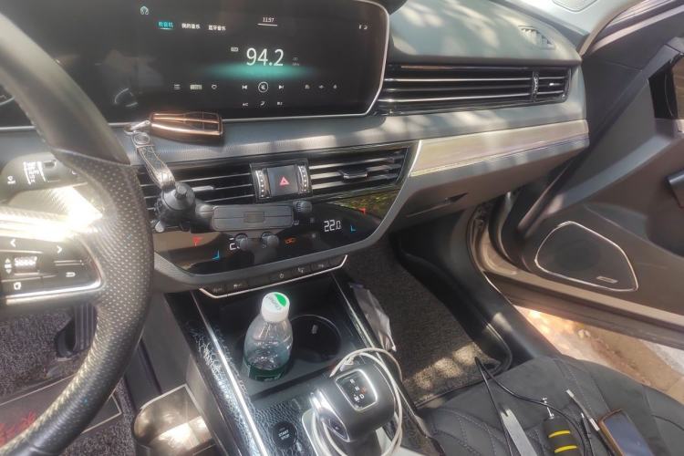 Used Hongqi HS5 2019 2.0T Smart Connect Flagship Edition Audio And AC Panel