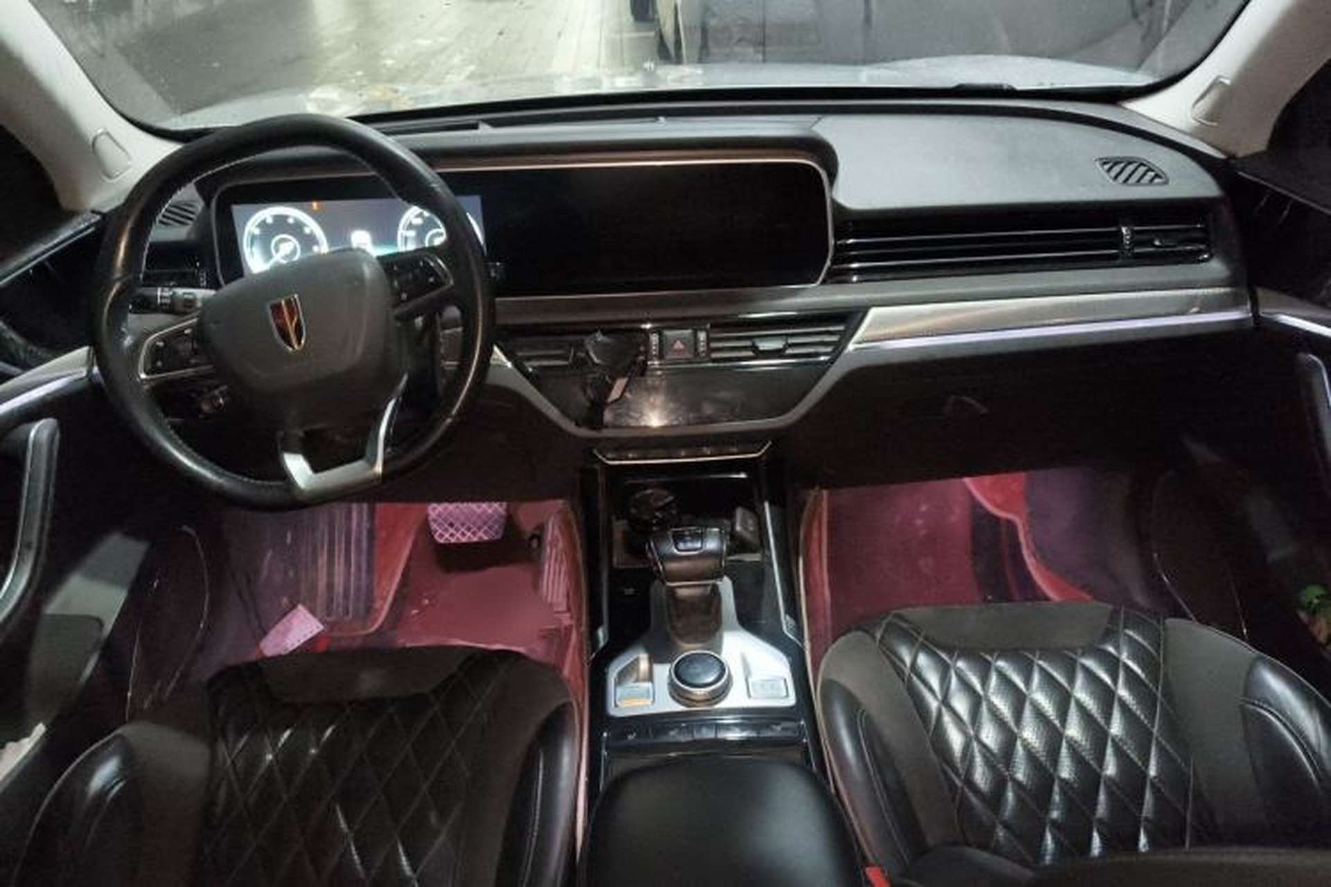 Used Hongqi HS5 2019 2.0T Smart Connect Flagship All-Wheel-Drive Version Center Console