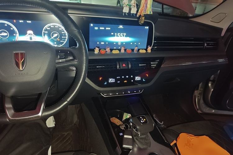Used Hongqi HS5 2019 2.0T Smart Connect Flagship All-Wheel-Drive Version Center Console