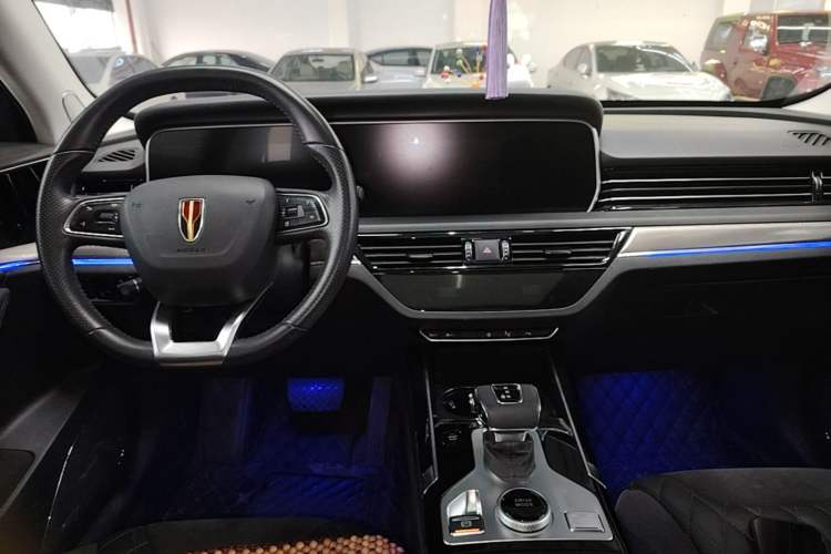Used Hongqi HS5 2019 2.0T Smart Connect Flagship All-Wheel-Drive Version Center Console