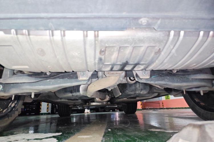 Used Hongqi HS5 2019 2.0T Smart Connect Flagship All-Wheel-Drive Version Chassis Rear