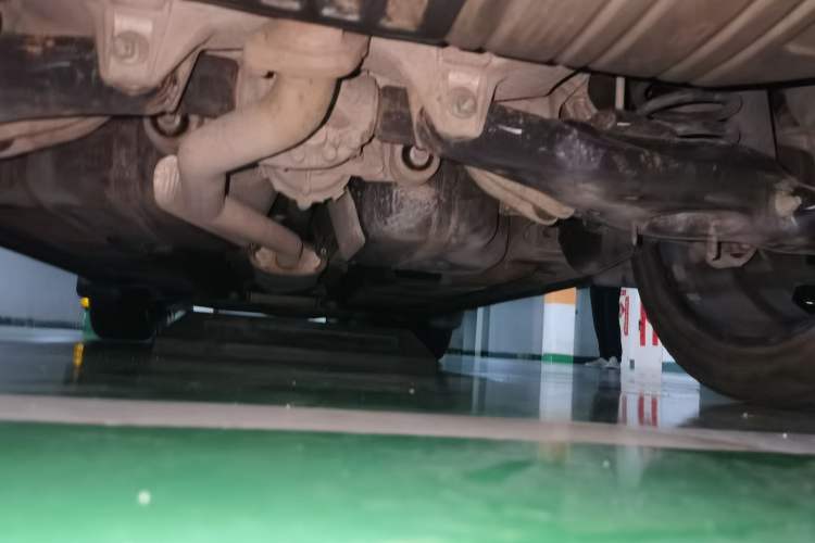 Used Hongqi HS5 2019 2.0T Smart Connect Flagship All-Wheel-Drive Version Chassis Rear