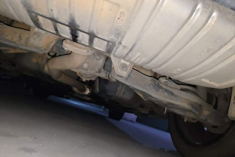 Used Hongqi HS5 2019 2.0T Smart Connect Flagship All-Wheel-Drive Version Chassis Rear