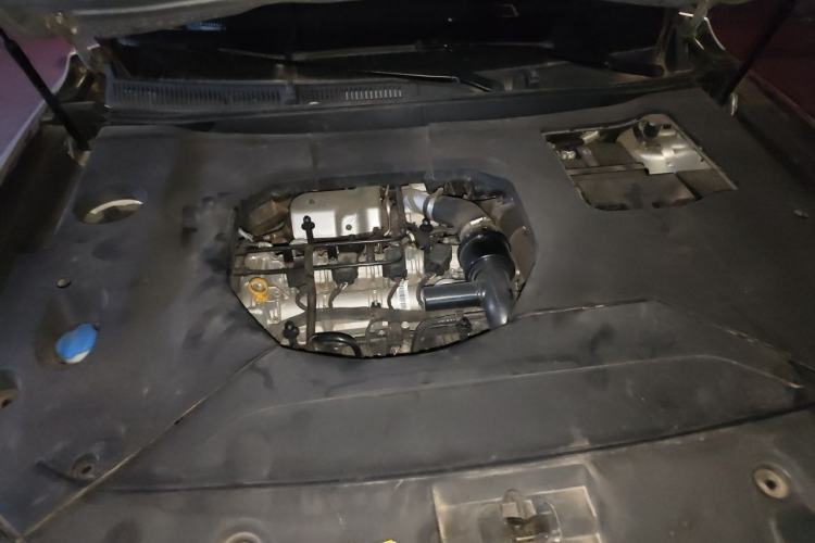 Used Hongqi HS5 2019 2.0T Smart Connect Flagship All-Wheel-Drive Version Engine Bay