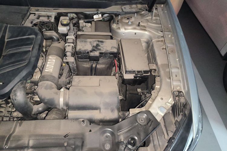 Used Hongqi HS5 2019 2.0T Smart Connect Flagship Edition Engine Bay Left