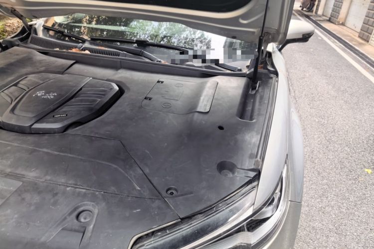 Used Hongqi HS5 2019 2.0T Smart Connect Flagship Edition Engine Bay Left