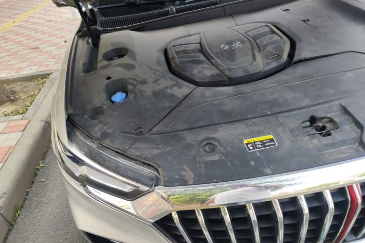 Used Hongqi HS5 2019 2.0T Smart Connect Flagship All-Wheel-Drive Version Engine Bay Right