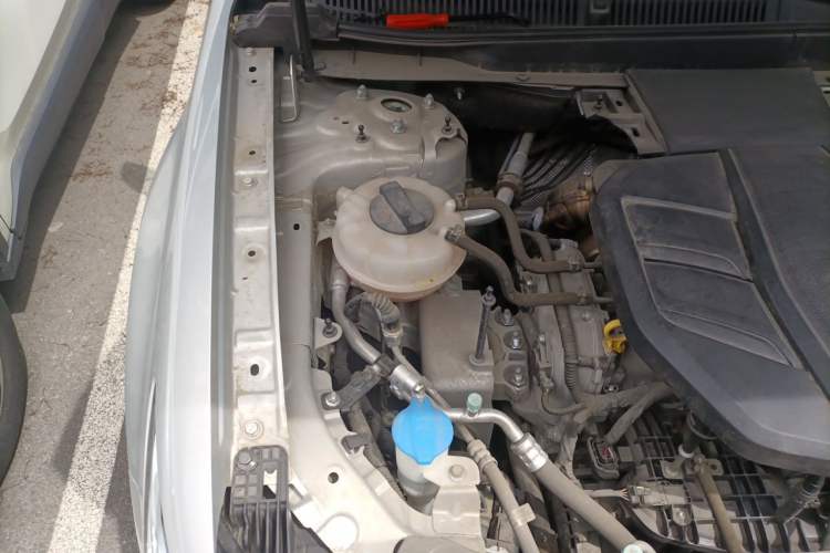 Used Hongqi HS5 2019 2.0T Smart Connect Flagship Edition Engine Bay Right
