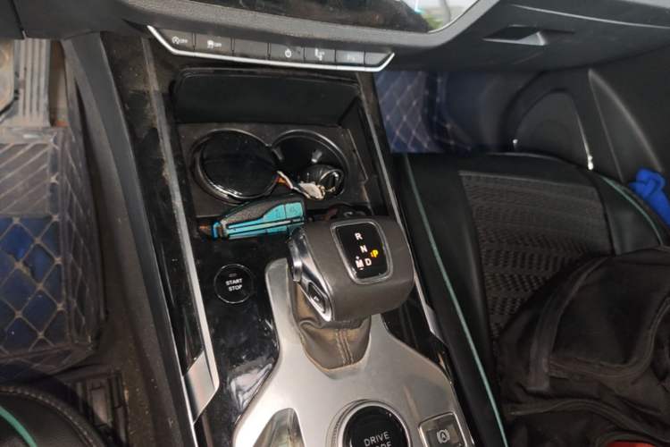 Used Hongqi HS5 2019 2.0T Smart Connect Flagship Edition Gear Lever