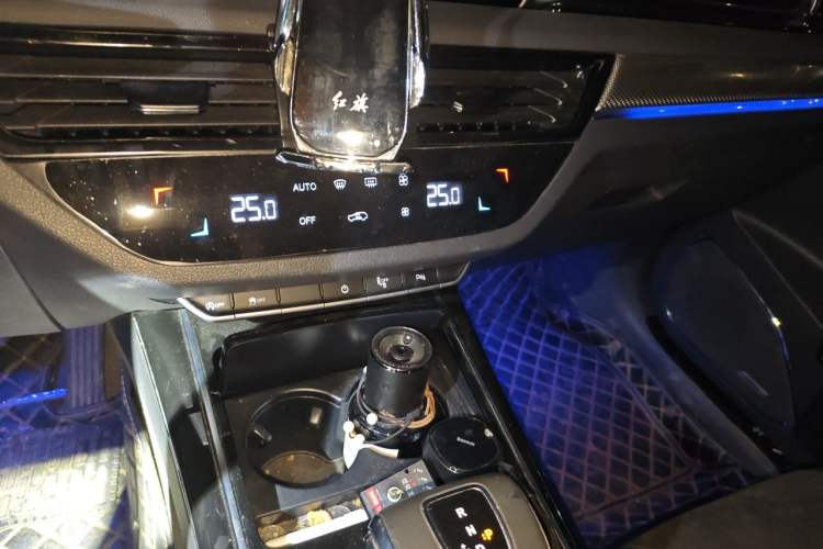 Used Hongqi HS5 2019 2.0T Smart Connect Flagship All-Wheel-Drive Version Gear Lever