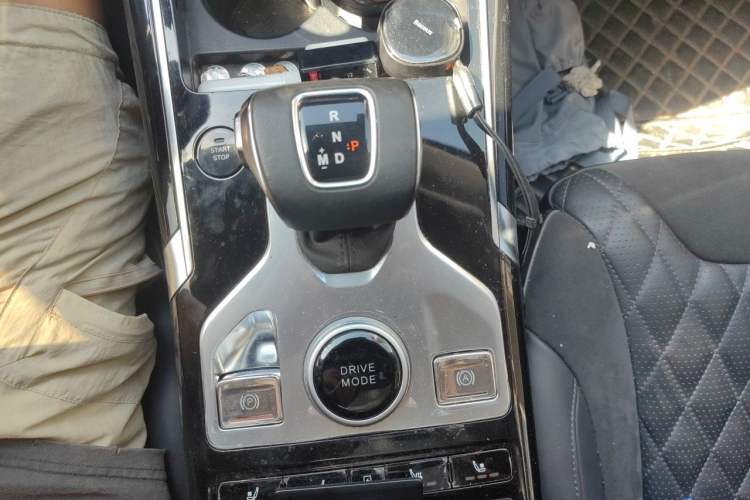 Used Hongqi HS5 2019 2.0T Smart Connect Flagship All-Wheel-Drive Version Gear Lever