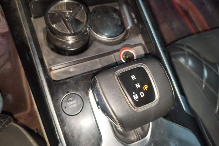 Used Hongqi HS5 2019 2.0T Smart Connect Flagship All-Wheel-Drive Version Gear Lever