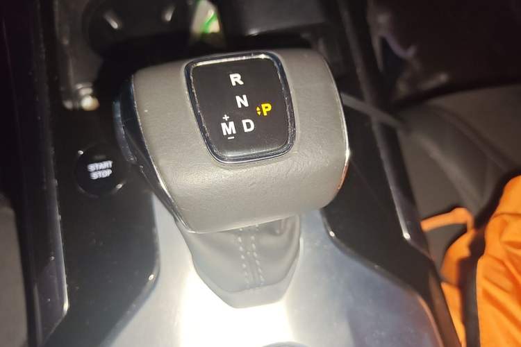 Used Hongqi HS5 2019 2.0T Smart Connect Flagship All-Wheel-Drive Version Gear Lever